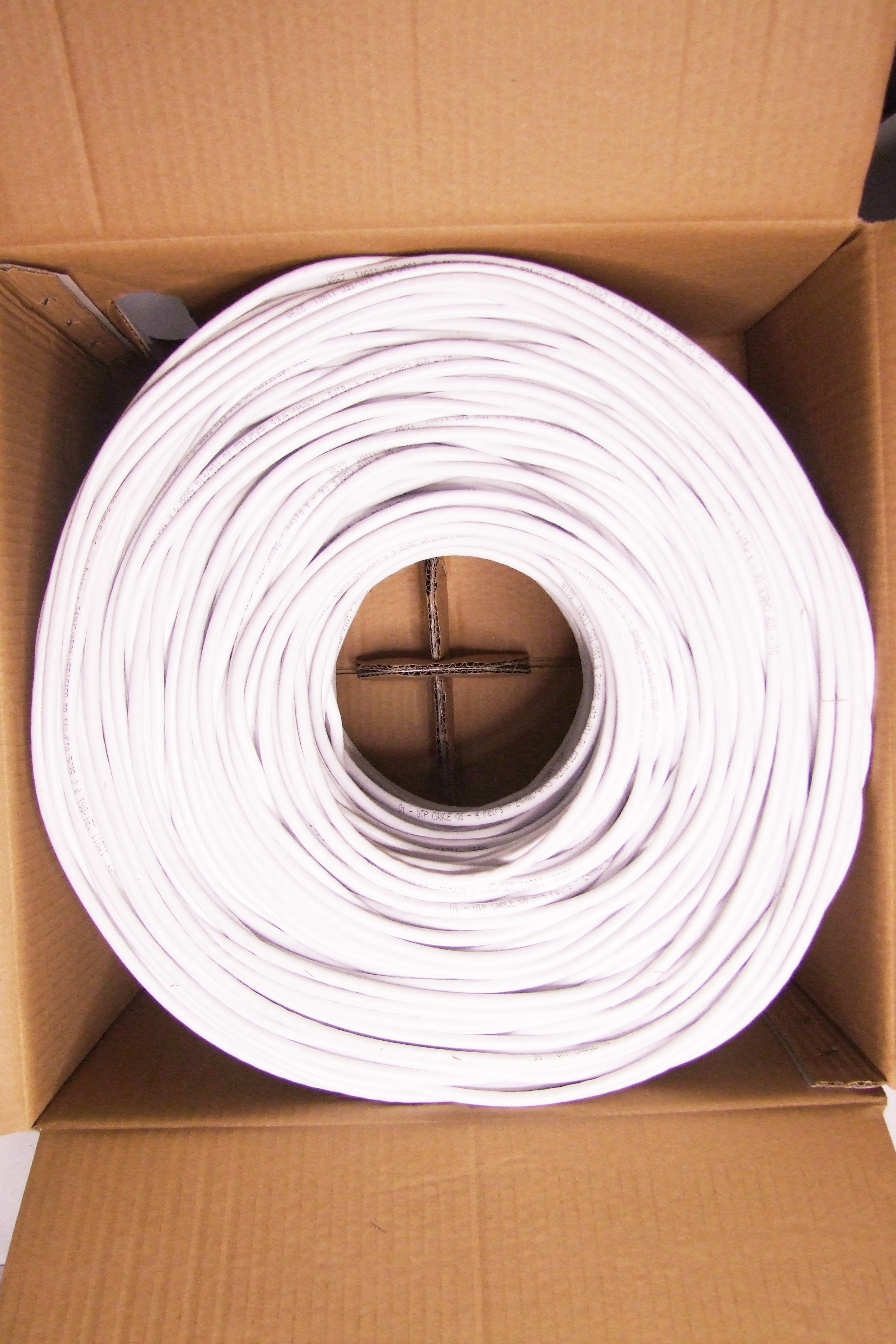 Bobine CAT6 Cable Reseaux 305m DI - Blanc