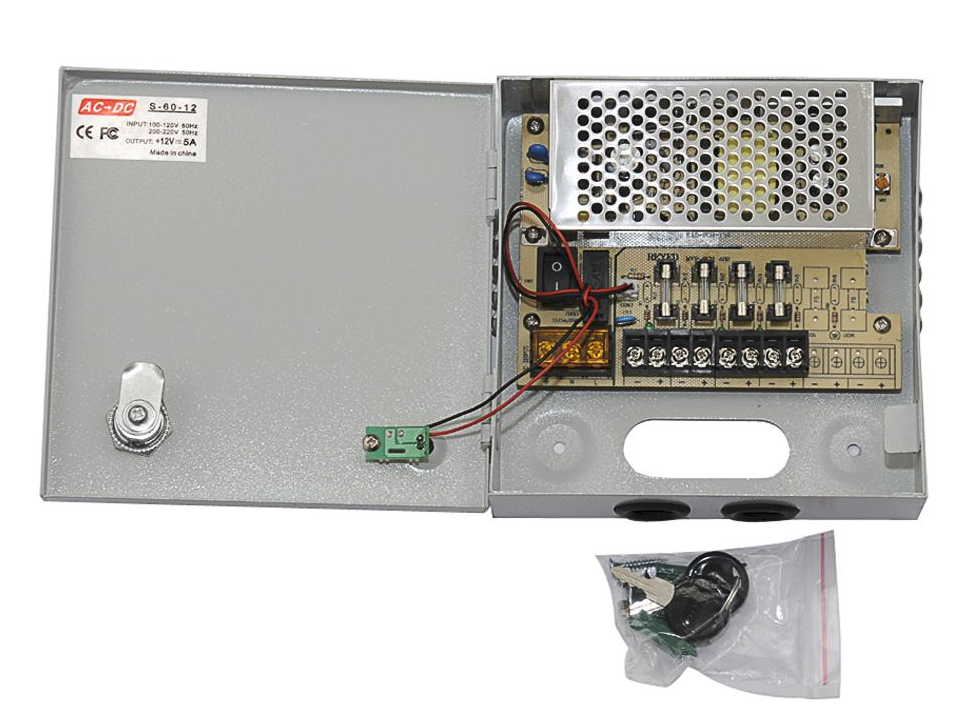 Boite d'alimentation/distribution electique 12V - 5A - 4 Sorties